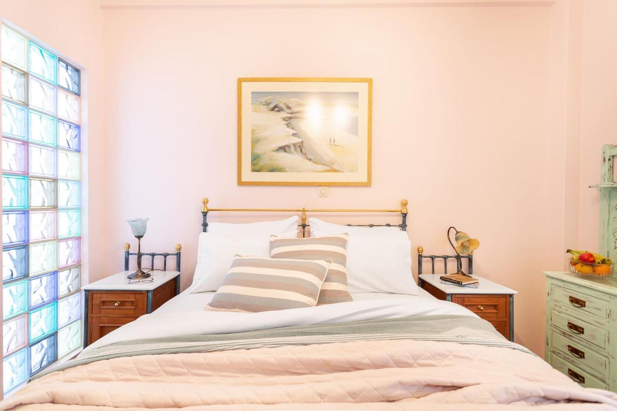Bright, Calming Retreat With A Balcony Near Metro! Leilighet Athen Eksteriør bilde