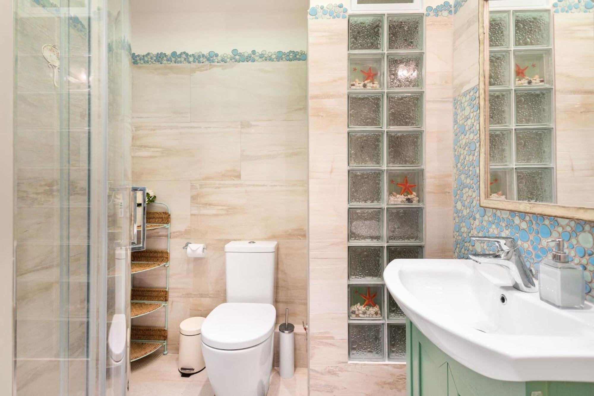 Bright, Calming Retreat With A Balcony Near Metro! Leilighet Athen Eksteriør bilde