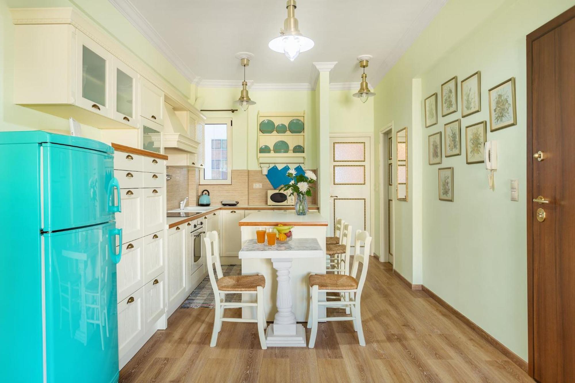 Bright, Calming Retreat With A Balcony Near Metro! Leilighet Athen Eksteriør bilde